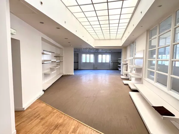 Bureaux 420m2 à vendre lumineux et traversant
