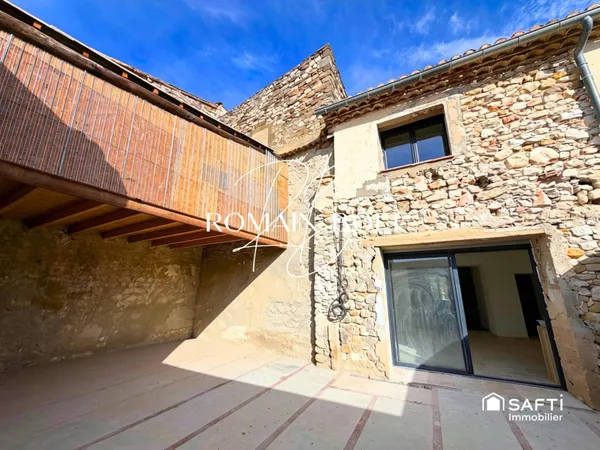 Maison 4 pièces de 143m2 avec terrasse extérieure garage et cave