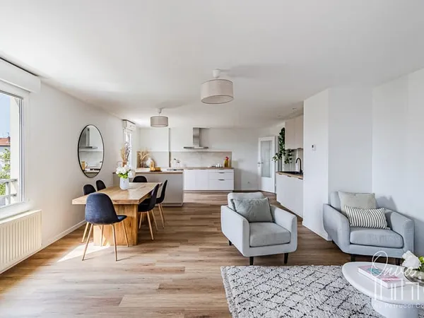 Reconnaissance Balzac / Montchat - Lumineux T6 de 140m² avec vue dégagée