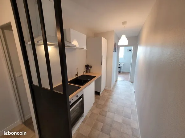 Chambre dans colocation féminine