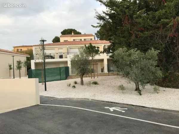 Appartement T2 avec 2 garages