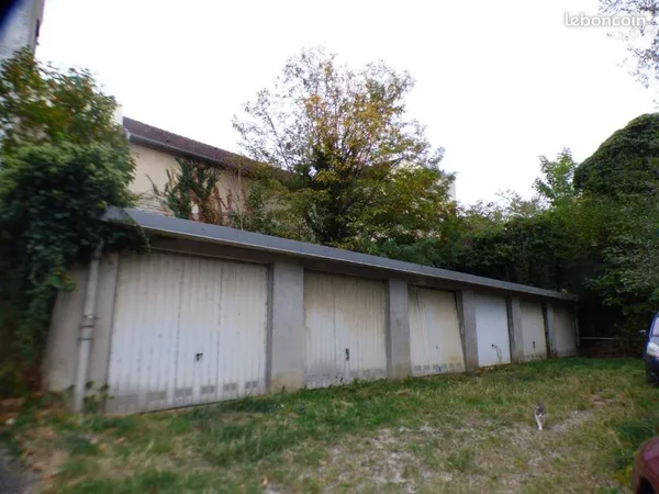 Parking POLIGNY