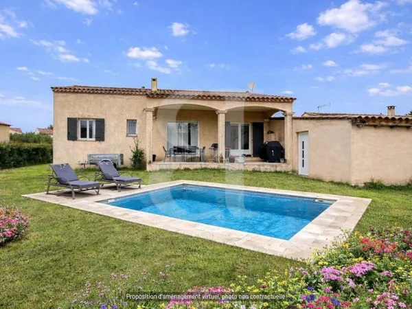 Villa de plain pied à Saint Etienne du Grès - Exclusivité