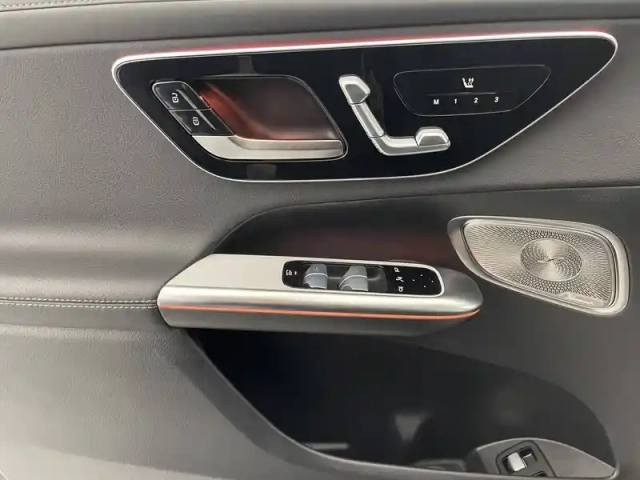 Mercedes Glc 300 e 9g-tronic 4matic — photo 28