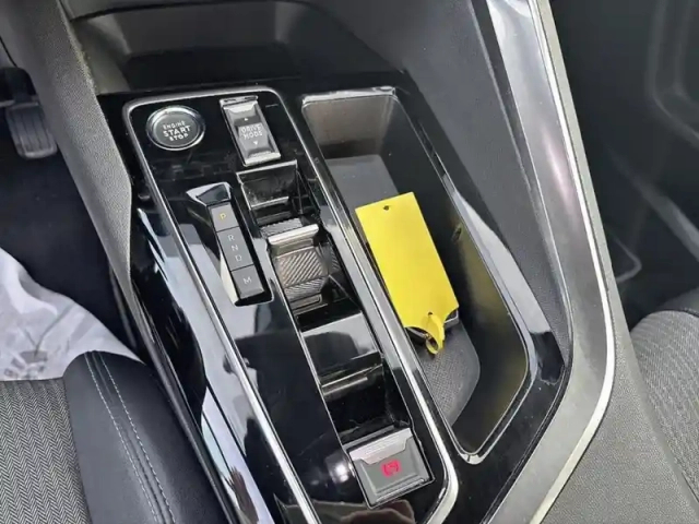 Peugeot 3008 bluehdi 130ch s&amp;s eat8 allure pack — photo 24