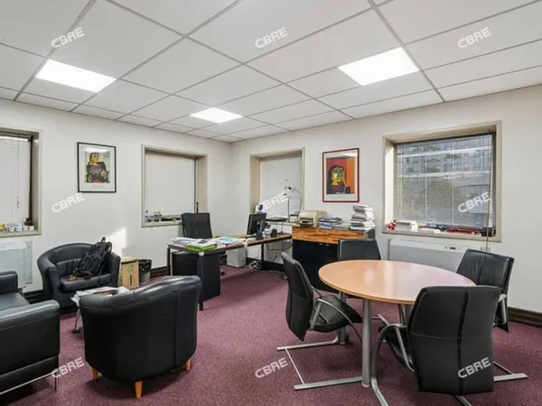 Bureau 274 m²