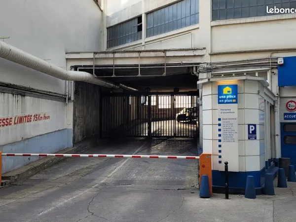 Parking à louer - 114 rue Cardinet, Paris 17e