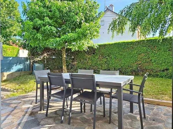 Maison Laval 6 pièce(s) 105 m2
