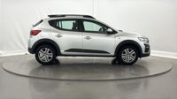 Dacia Sandero 1.0 TCe 90ch Stepway Confort -22 — photo 4