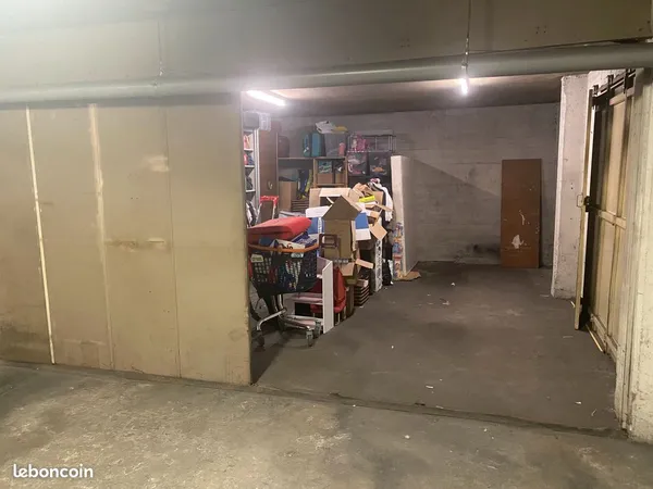 Location box voiture, motos ou stockage 15m²