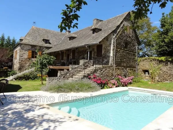 Maison 8 pièces 211 m²