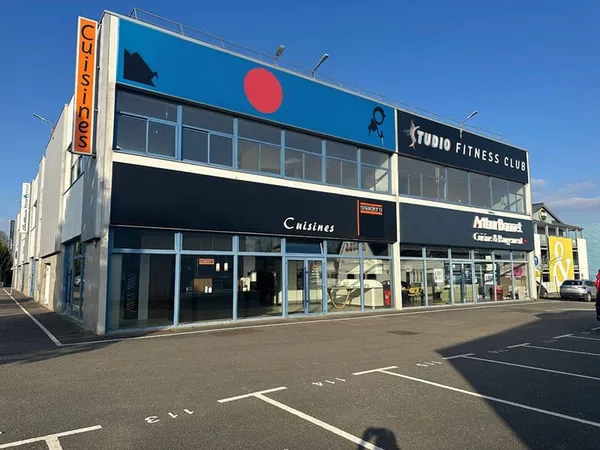 Local commercial 310 m²
