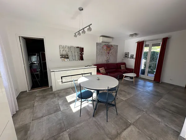Exclusivité Vente le Puy St Reparade proche commodités, LC Gestion vous propose une maison de plain 