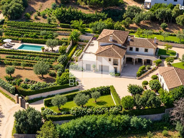 Propriété 8 pièces 252 m²