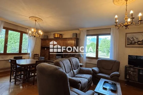 Maison 7 pièces 144 m²