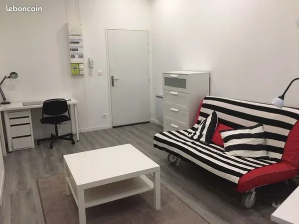 Chalons proche Centre ville loue studio
