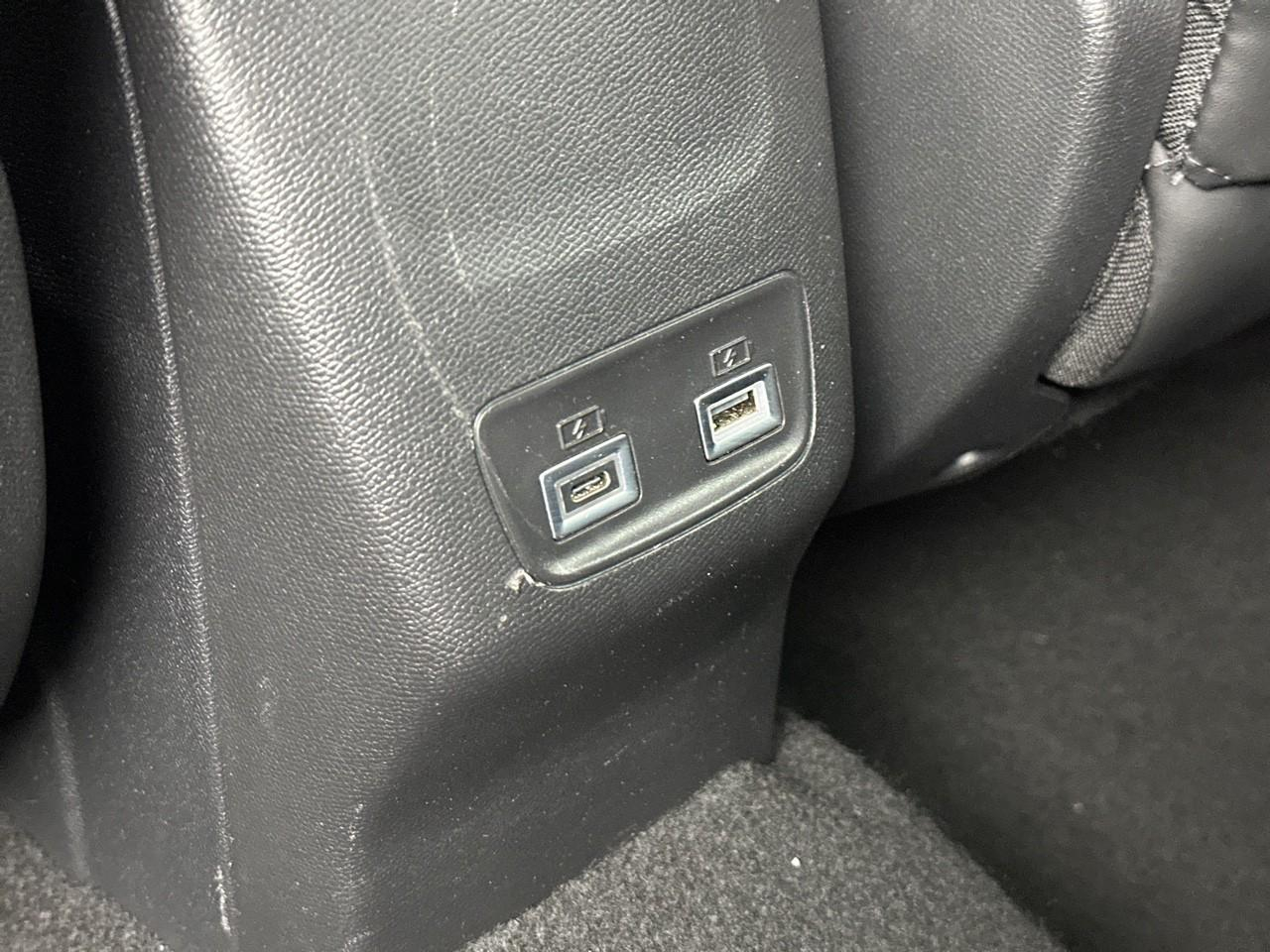 Peugeot 2008 hybrid 136 e-dcs6 gt — photo 37
