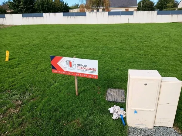 Terrain 303 m²
