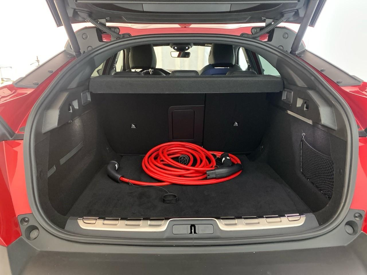 Peugeot 408 hybrid 136 e-dcs6 gt — photo 6