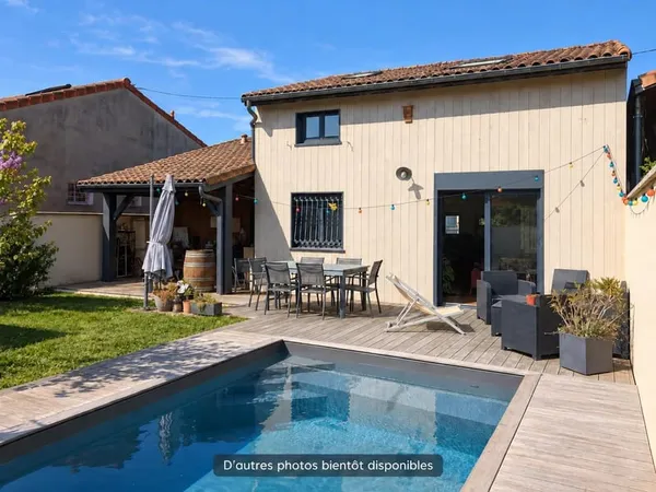 Maison lumineuse et climatisée avec piscine