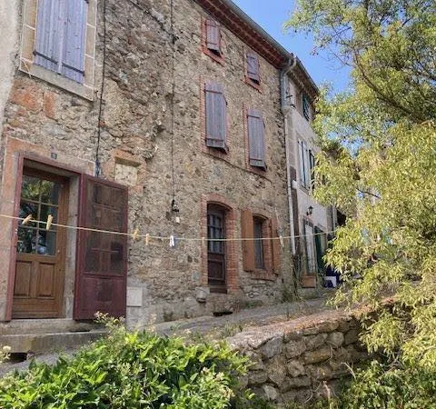 Davejean - Maison de village avec 2 chambres à vendre.