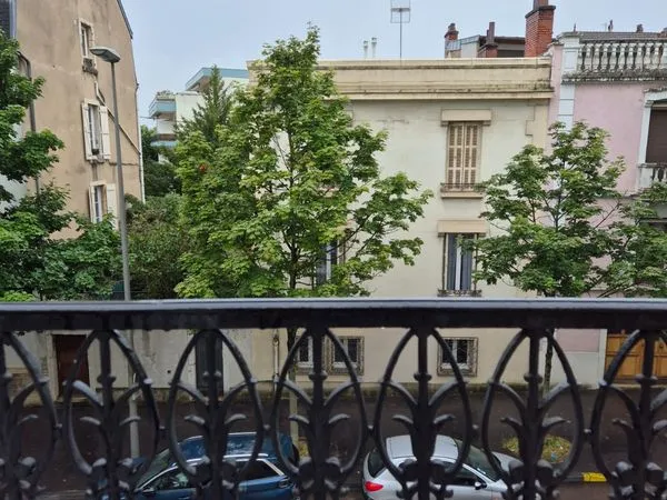 A louer -T3 en duplex de 58m2 avec le charme de l'ancien- Dijon Victor Hugo