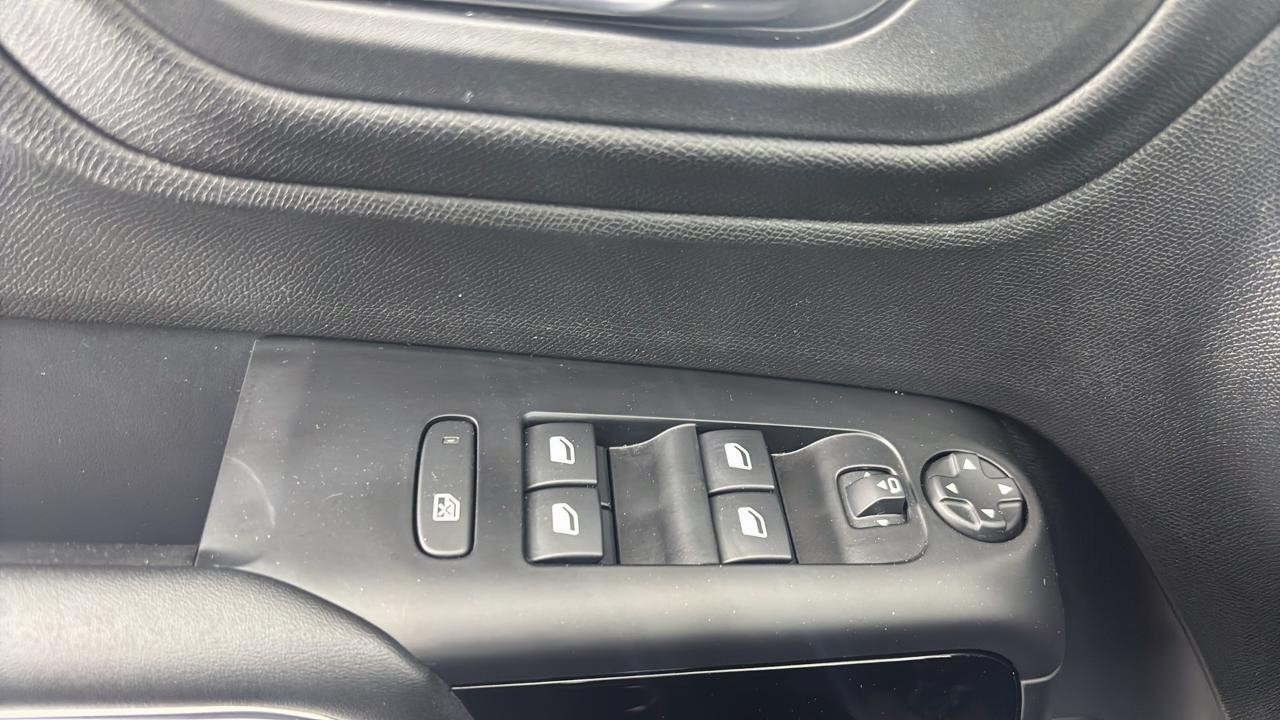 Citroën C5 Aircross hybride rechargeable 225 e-eat8 c-series — photo 30