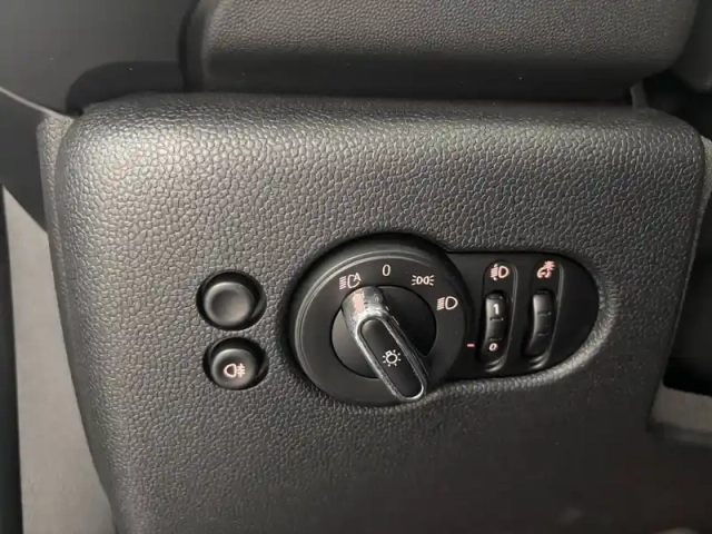 Mini Mini hatch 5 portes cooper 136 ch dkg7 — photo 46