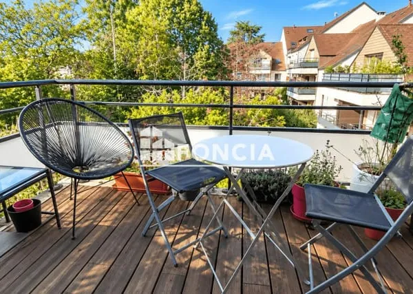 RAMBOUILLET - APPARTEMENT 3 PIÈCES AVEC TERRASSE - DERNIER ÉTAGE - 2 PARKINGS EN SOUS-SOL - VENDU LO