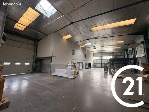 Local 1930 m² Saint-Donat-sur-l'Herbasse