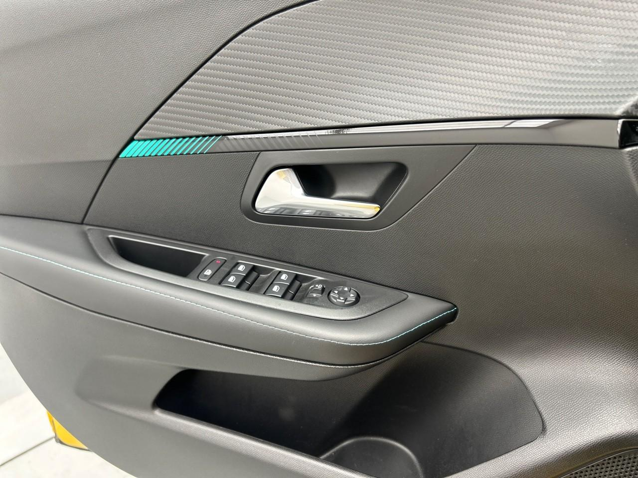 Peugeot 208 electrique 50 kwh 136ch allure — photo 29