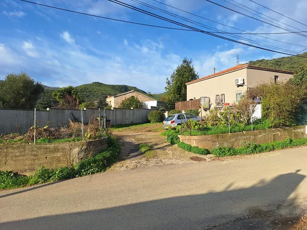 Maison avec terrain - Idéal investisseur - Bien déjà loué