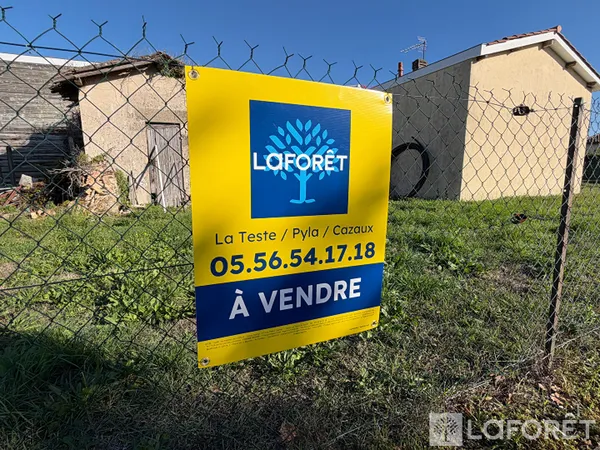 Terrain 561 m²