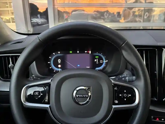 Volvo Xc60 t6 awd hybride rechargeable 253 ch+145 ch geartronic 8 — photo 19