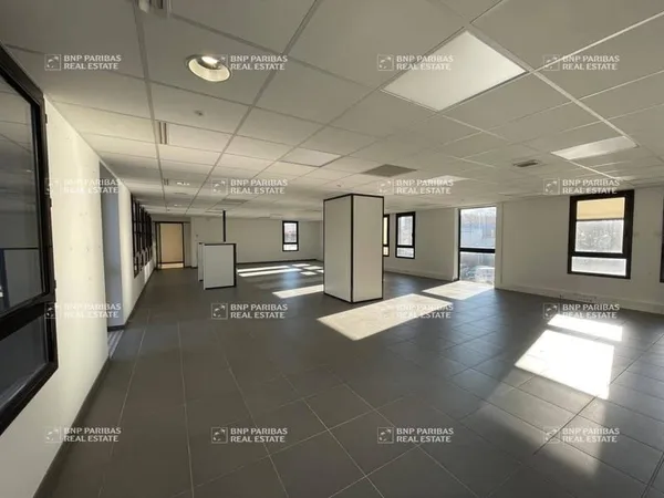 Bureaux 1134 m²