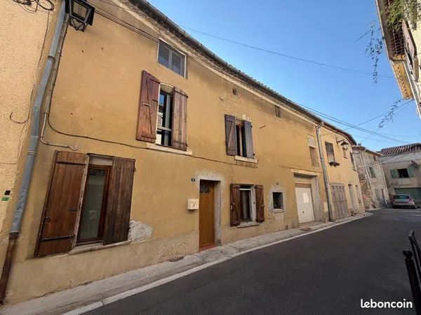 Maison de ville de caractère - 222 m² habitables - Centre-ville de Monteux