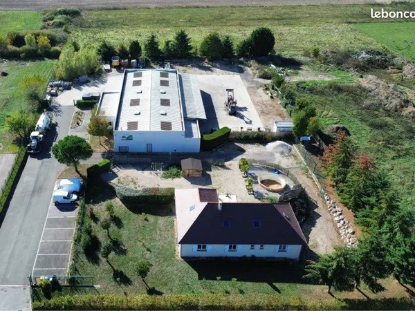 Ensemble immobilier d'Exception à Abondant(28410) Maison familiale &Dépôt Artisanal sur 7 090m2
