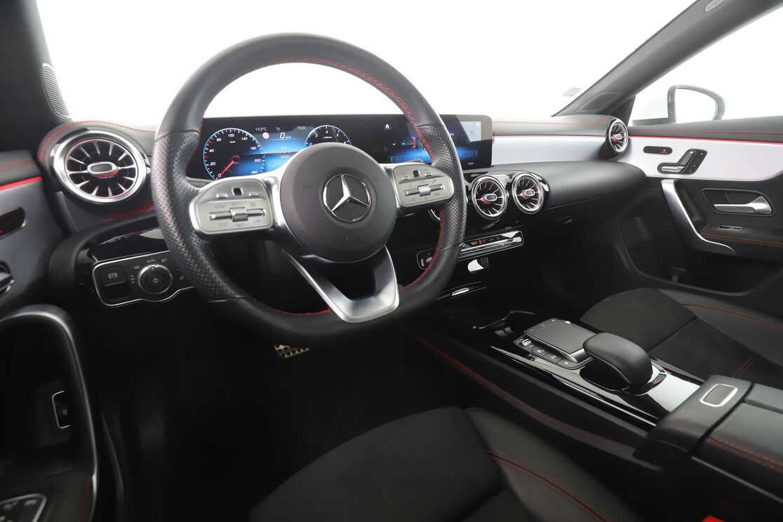 Mercedes-Benz CLA 200 AMG Line 7G-DCT — photo 10