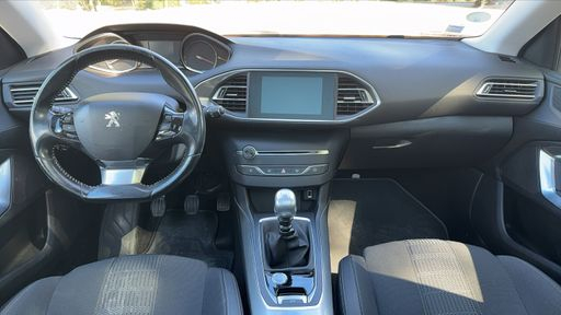 Peugeot 308 SW 1.5 BlueHDi 130 - Allure – 2018 – 114193 km – Diesel – Boîte Manuelle — photo 29