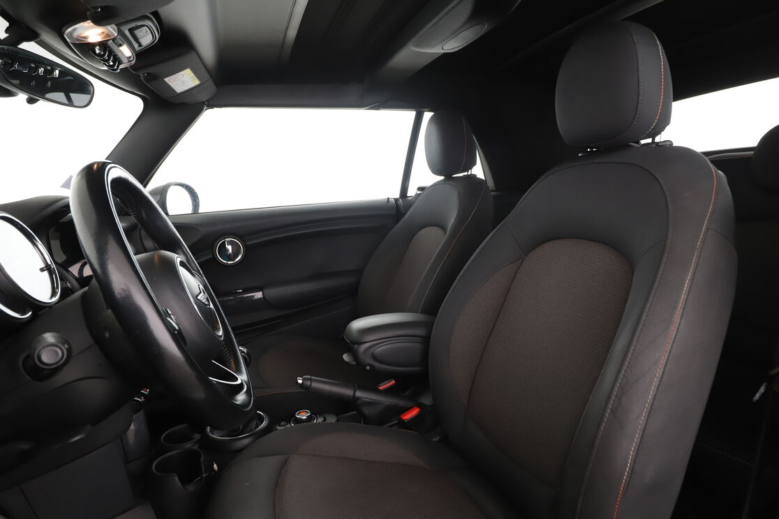 MINI Cabrio Cooper BV6 — photo 9