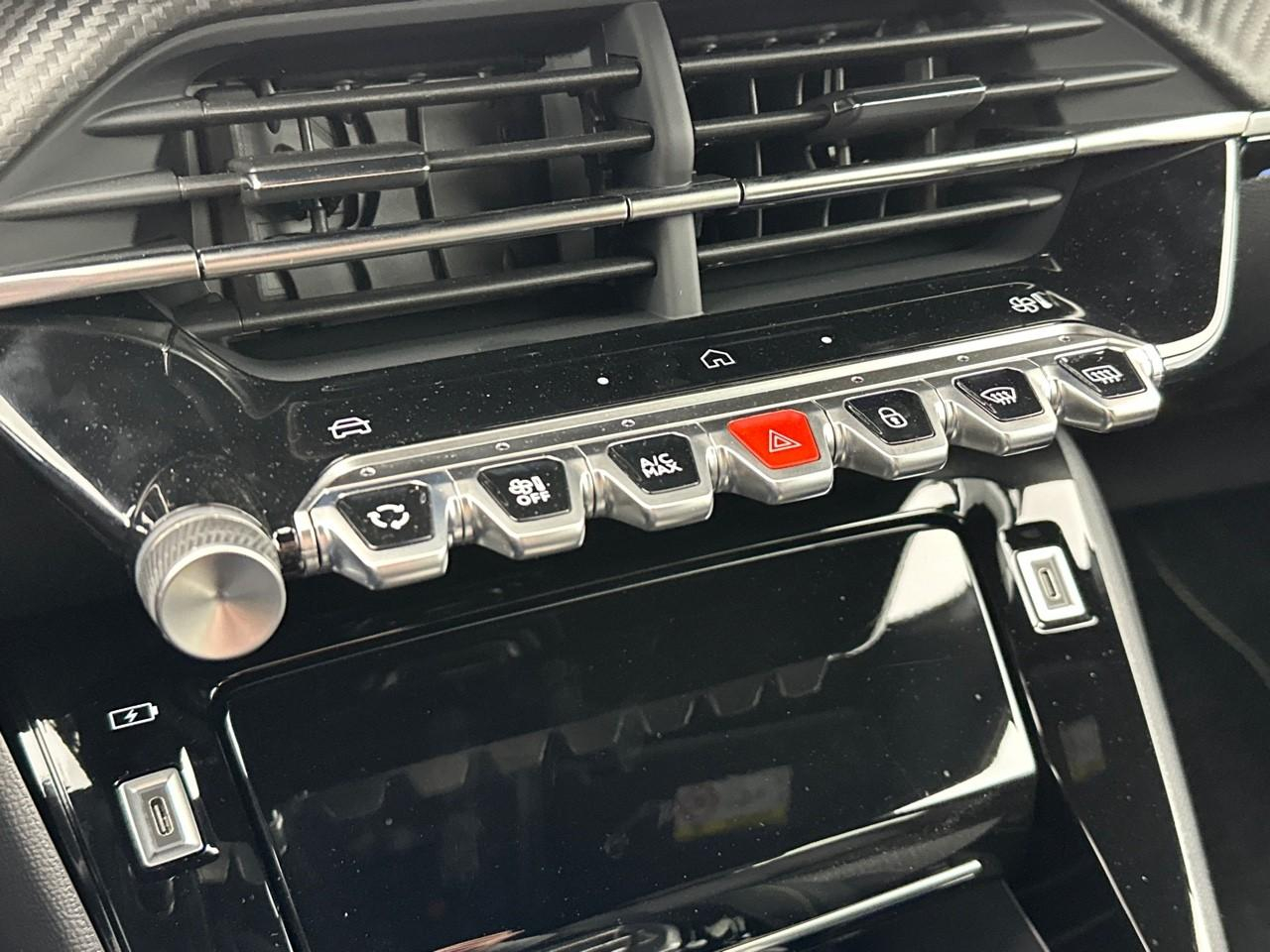Peugeot 208 hybrid 145 e-dcs6 gt — photo 29