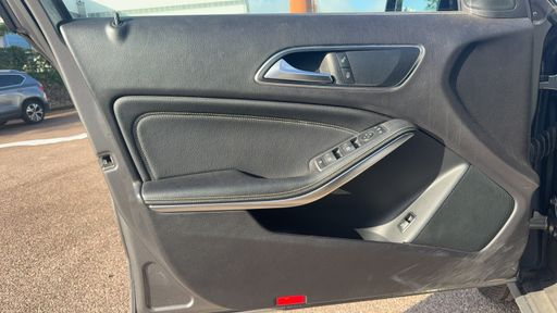 Mercedes Classe GLA 180 CDi 109 7G-DCT - Sensation – 2018 – 85614 km – Diesel – Boîte Automatique — photo 25
