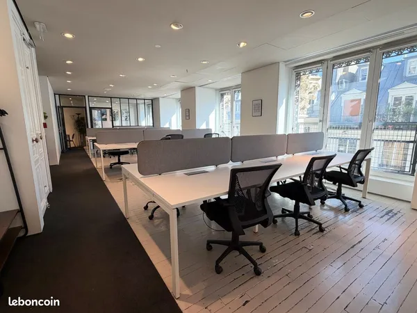 Location de bureaux opérés - 125 m² (18 postes) - Paris 2e