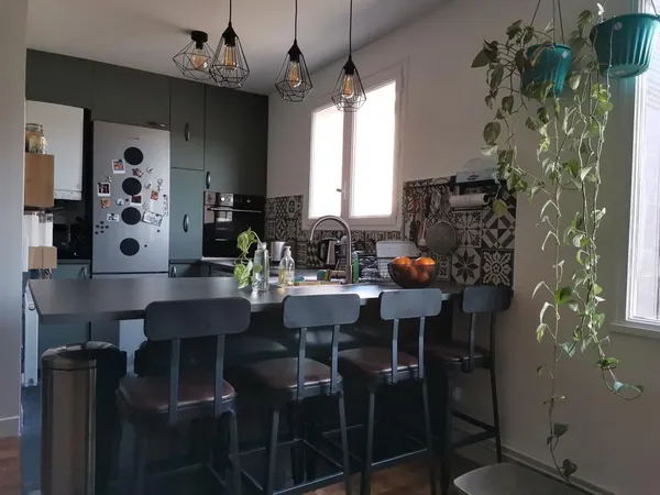 Nanterre Ville - 3 pièces lumineux de 57 m² avec cave et parking, à moins de 10 min du RER A