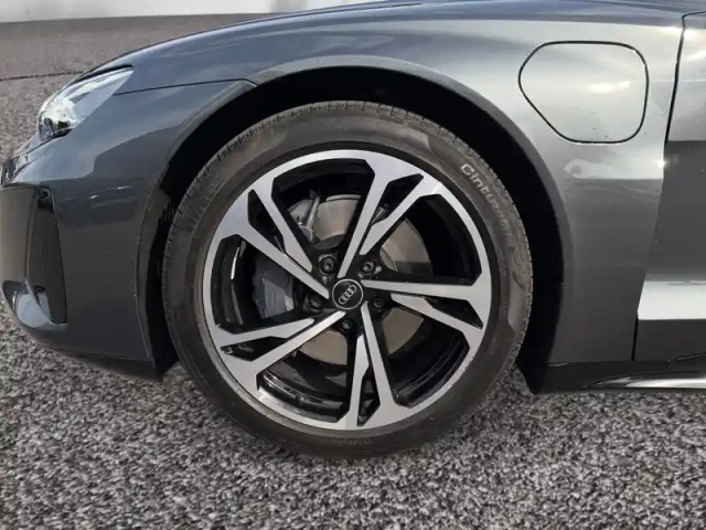 Audi E-Tron gt 476 ch quattro — photo 8