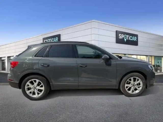 Audi Q3 35 tdi 150ch design s tronic 7 — photo 4