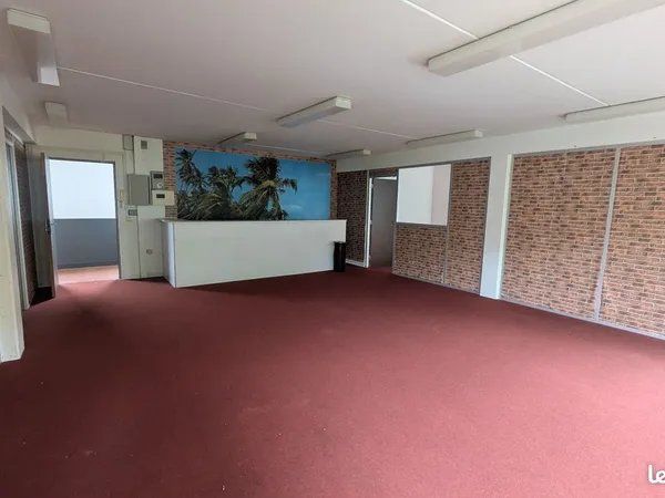 Commerce Location Noisiel 2p 80m² 830€