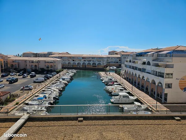 Location T2 + verranda, vu exceptionnel sur la Marina
