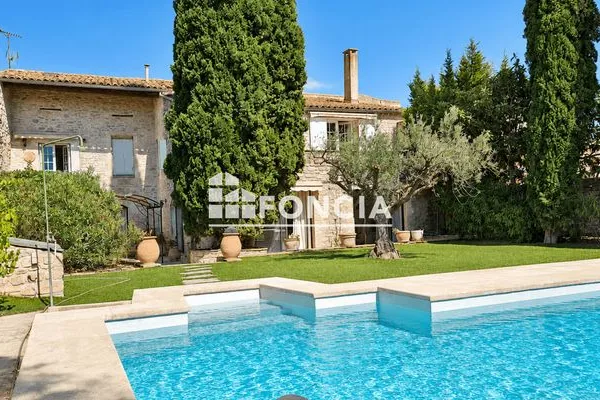 Maison 8 pièces 320 m²