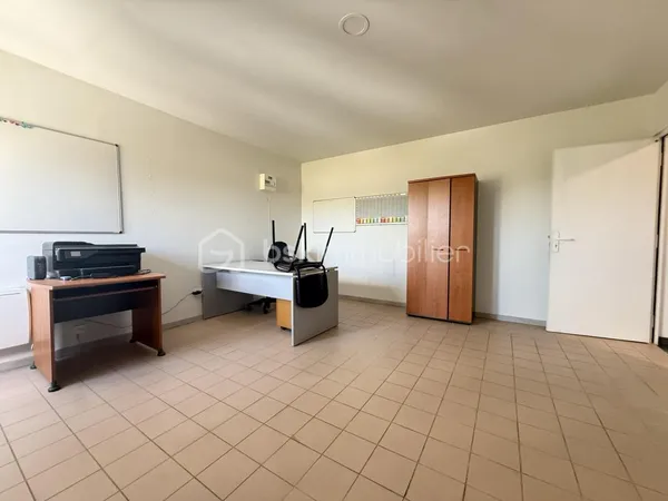 À LOUER - Bureau de 22 m² à Villabé (91)